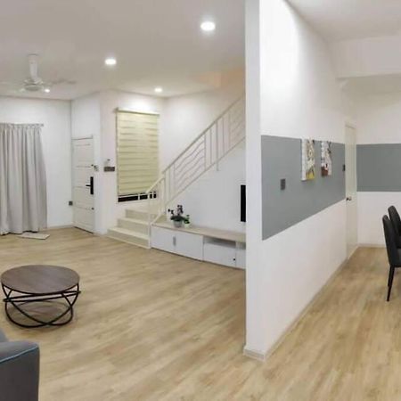 T House Nearby Kuantan East Coast Shopping Mall 외부 사진
