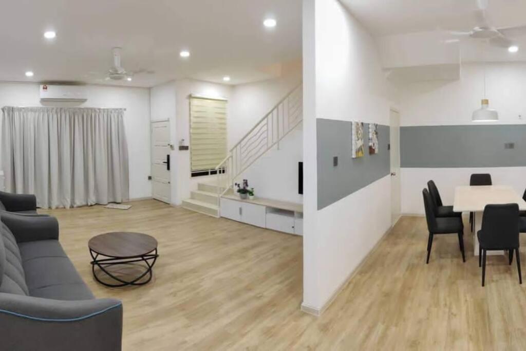 T House Nearby Kuantan East Coast Shopping Mall 외부 사진